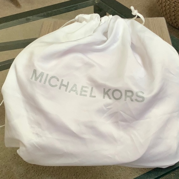 MICHAEL KORS  purse that could be a shoulder or crossbody bag. - Picture 6 of 6